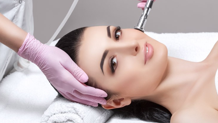 FDA-approved skin treatment to brighten, smooth texture, reduce scars, and refresh dull skin.